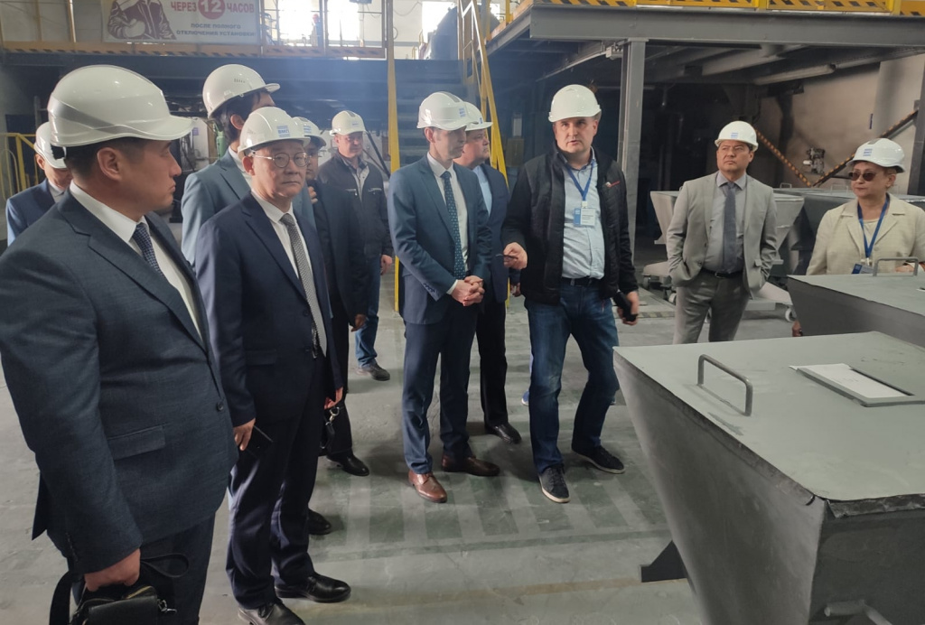 Консулы иностранных государств посетили завод ВМП в Арамиле (2).jpeg Консулы иностранных государств посетили завод ВМП в Арамиле (2).jpeg